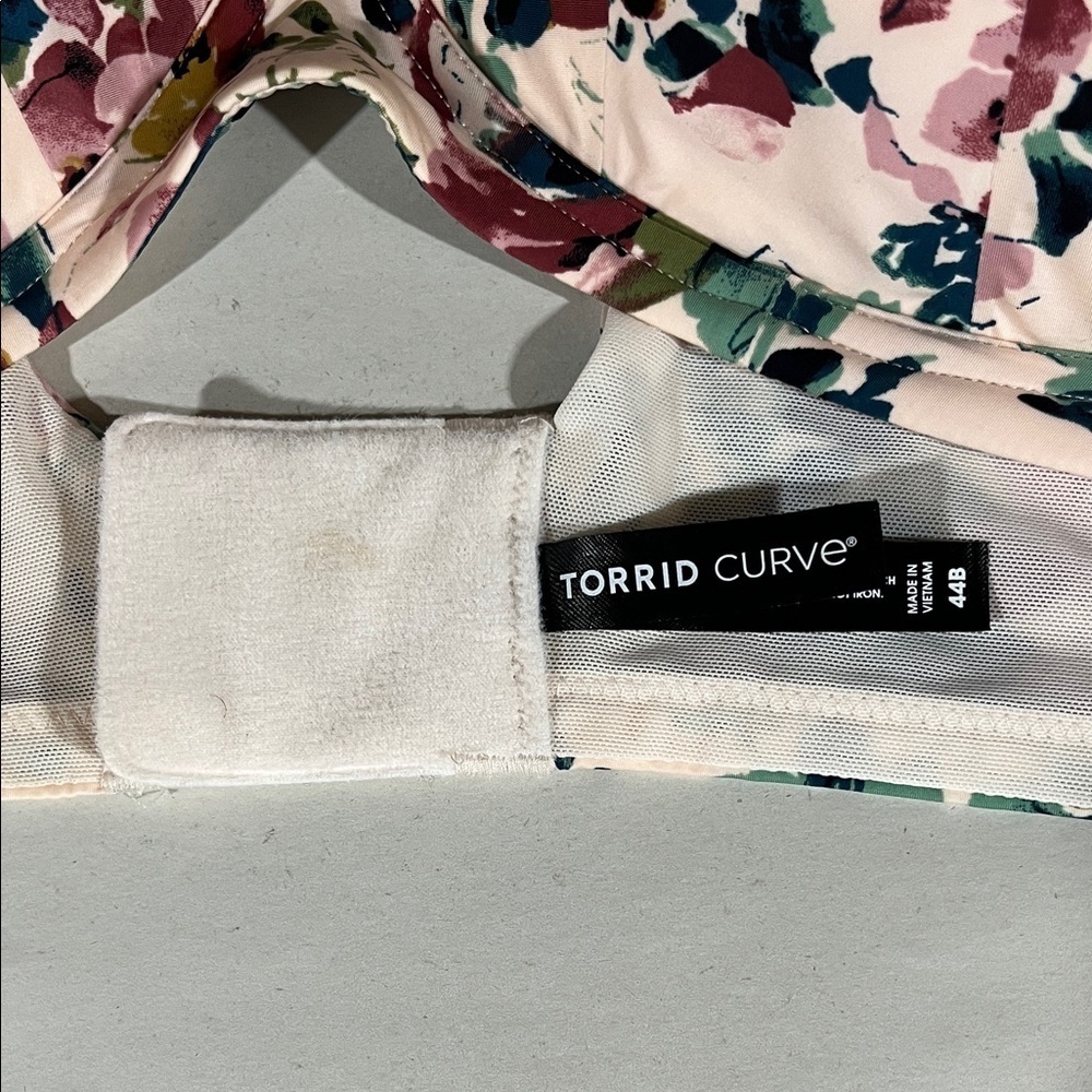 Torrid Curve 360 Back Smoothing Lightly Lined Deep V Plunge Bra Floral 44B - Picture 3 of 8